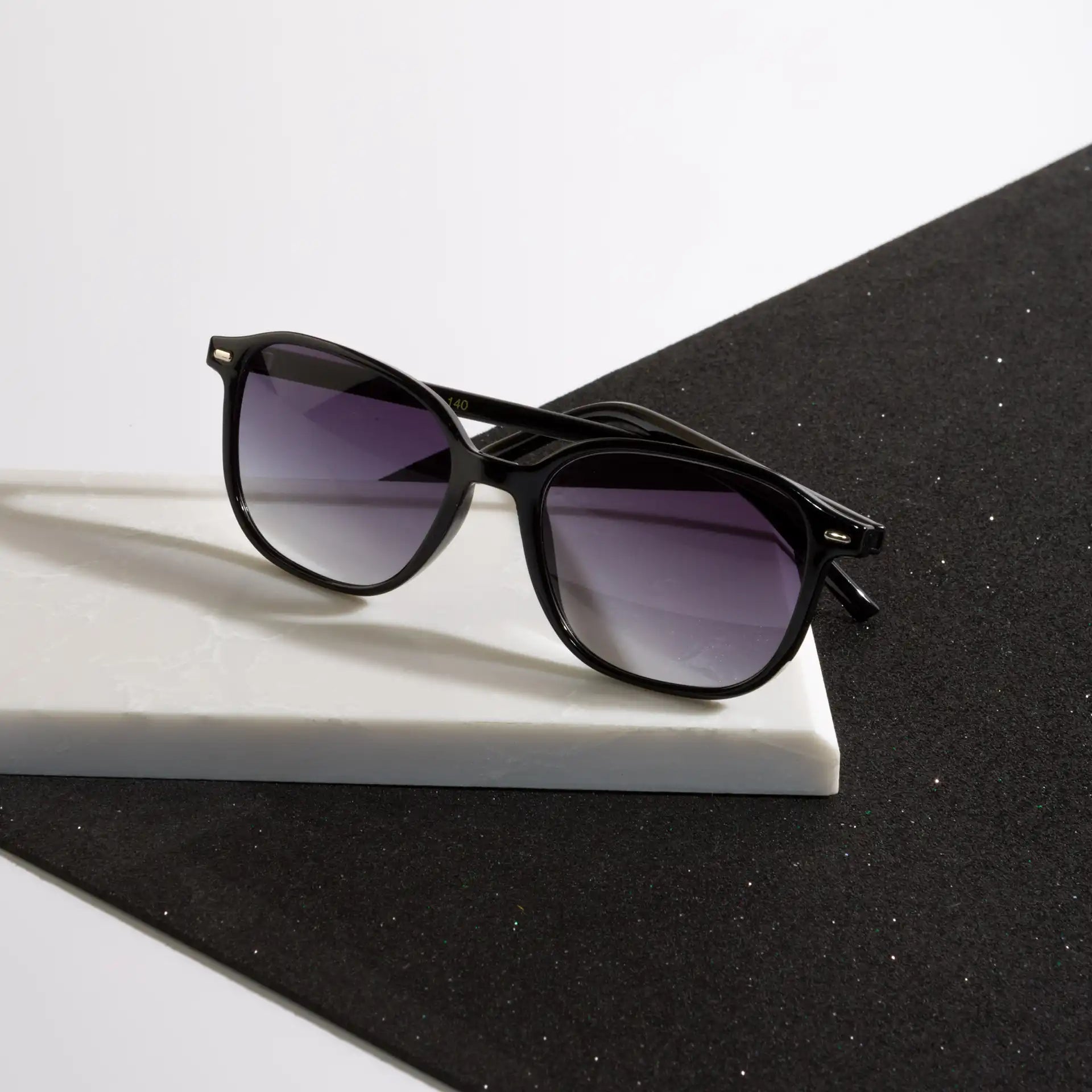 Furab Parlak Siyah Geniş Çerçeveli Unisex Güneş Gözlüğü