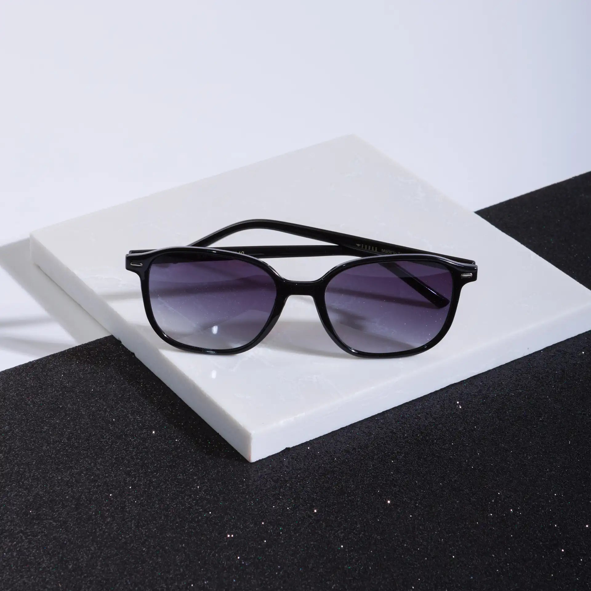 Furab Parlak Siyah Geniş Çerçeveli Unisex Güneş Gözlüğü